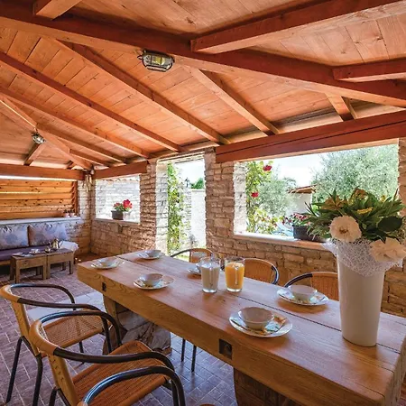 Vakantiehuis Lovely In